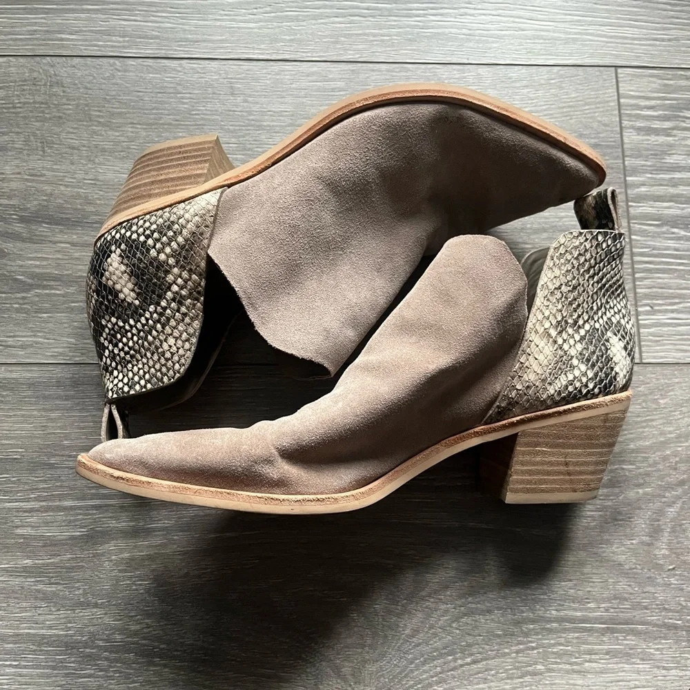 Dolce Vita Camel Snake Print Transitional Heeled Booties Size 8.5
